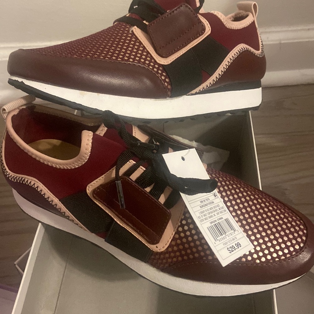 Women Size 8 Casual Work Shoe